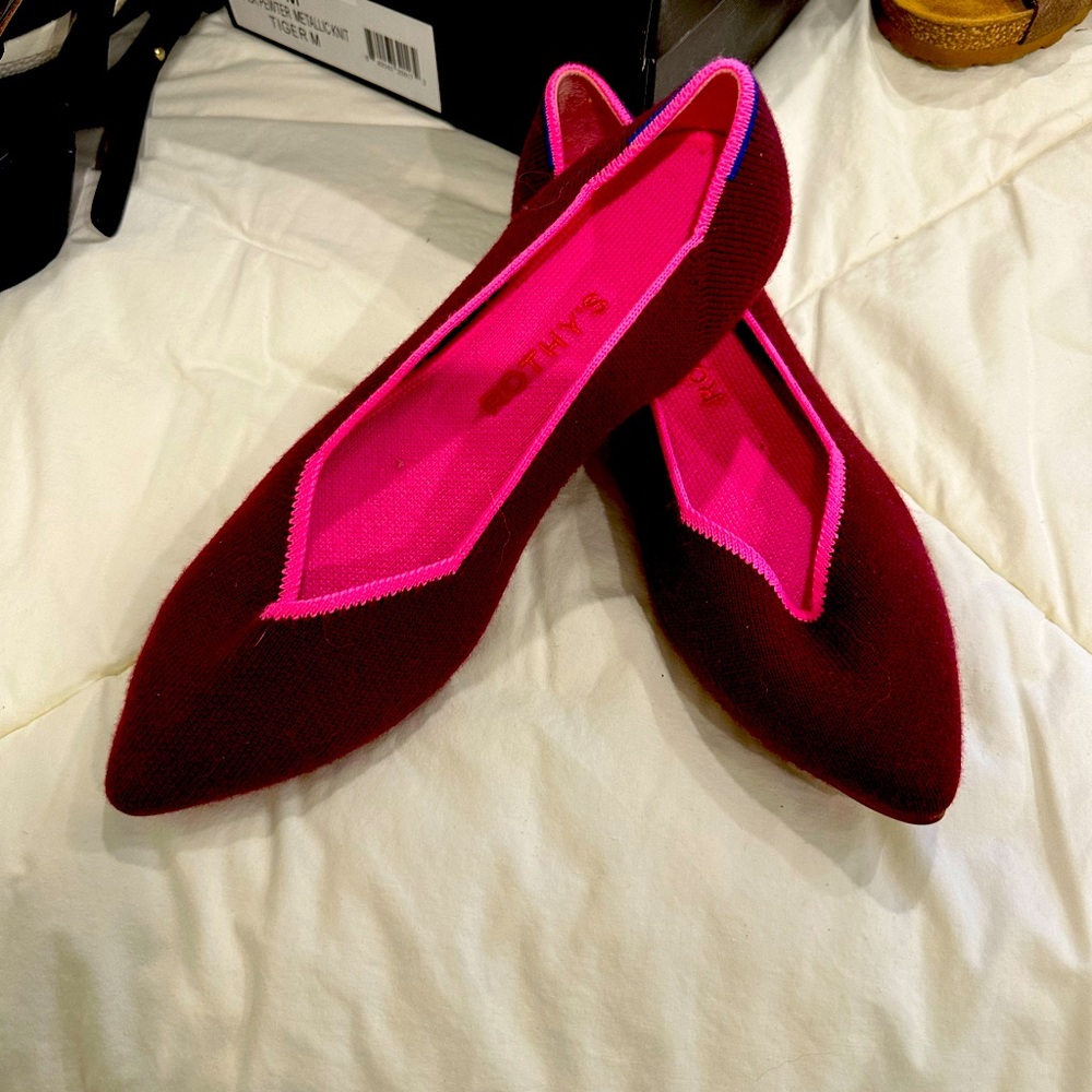 Rothy’s women’s shoes with pointer toe. Maroon with pink trim